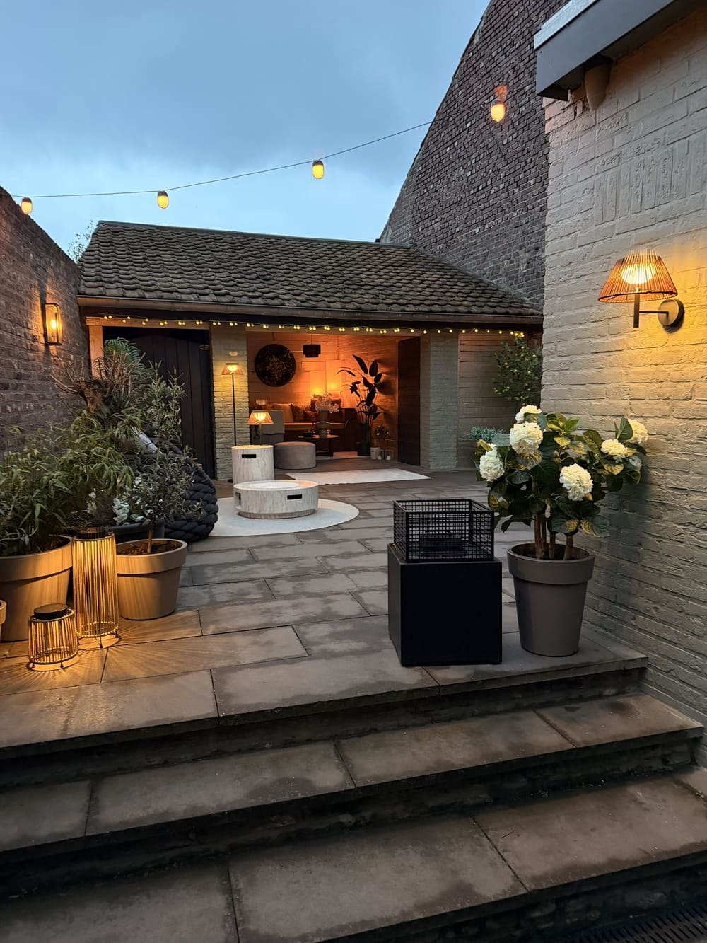 ZOLUNA AYLA Solar Wall Light with Remote Control
