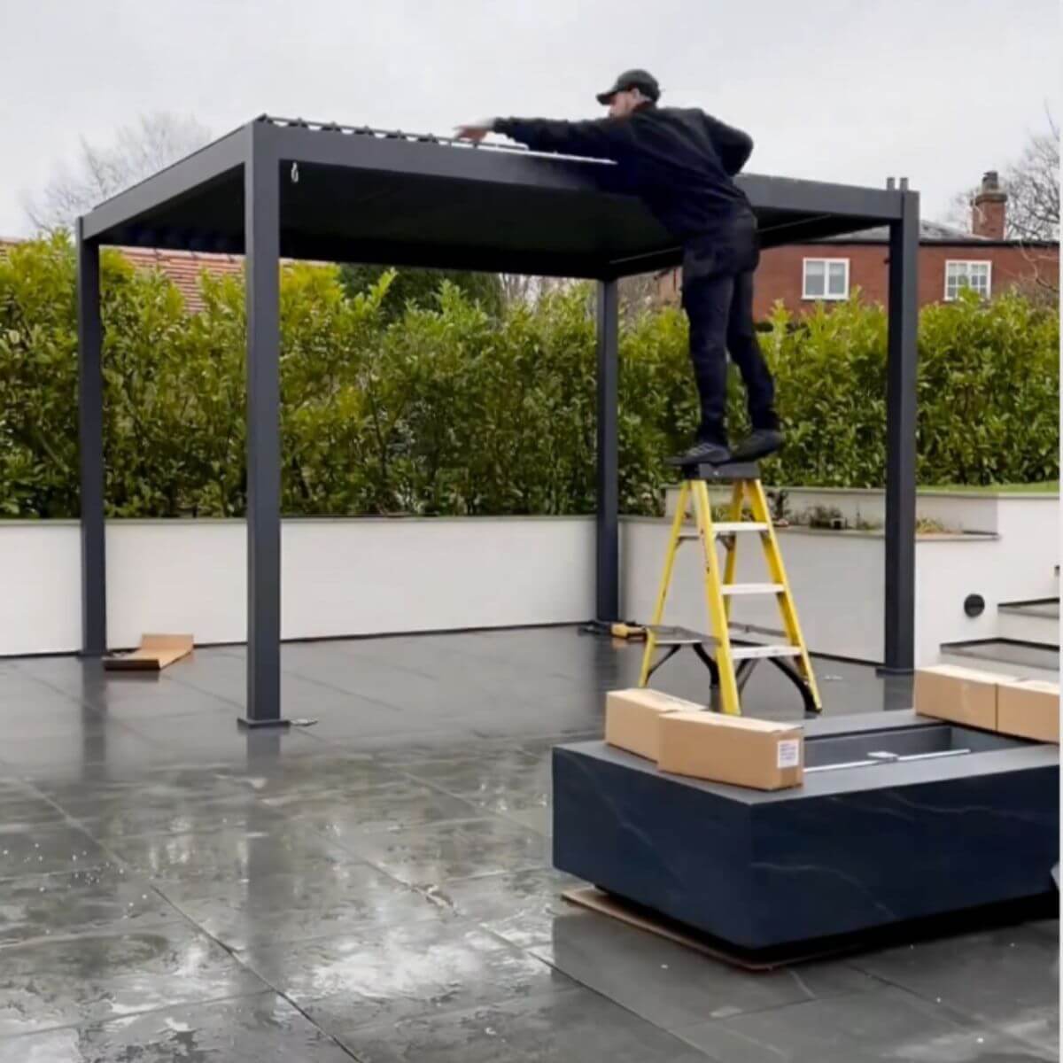 Luxe Electric Louvered Roof LED Aluminium Pergola