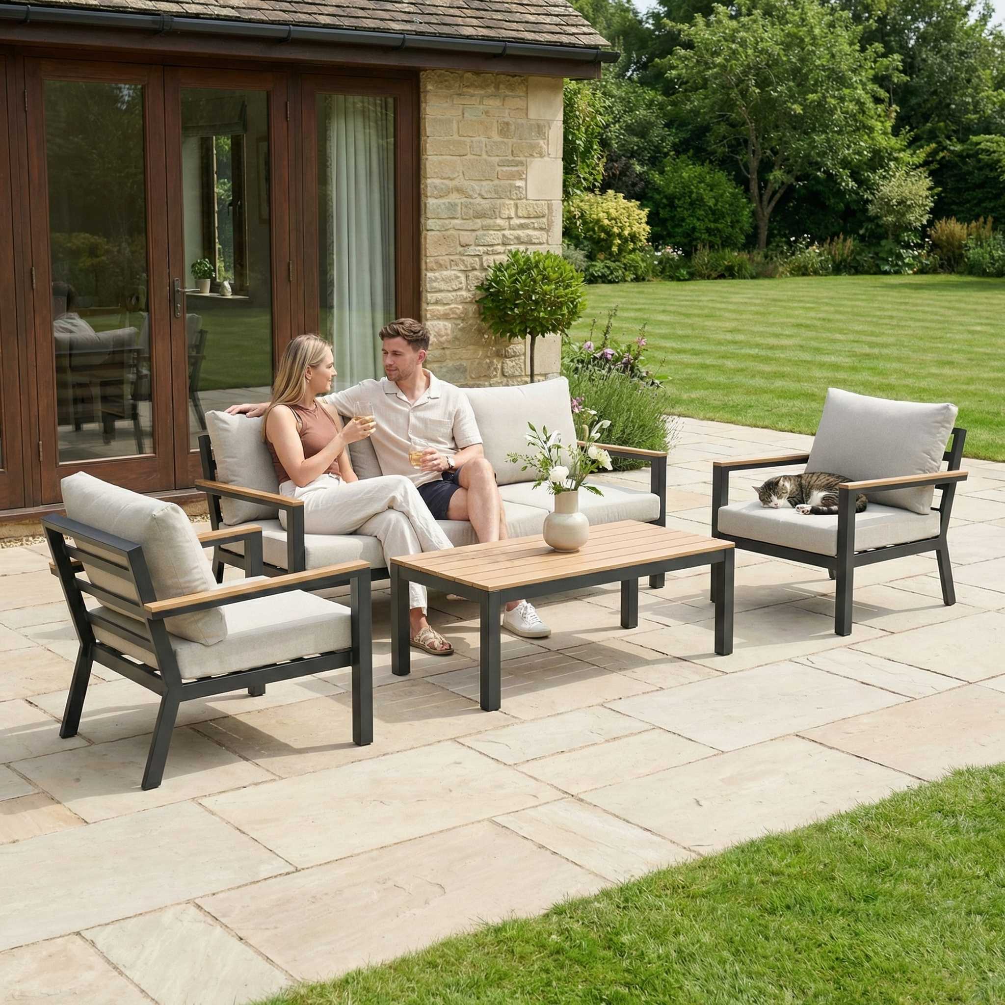Nova Eleanor side table outdoor