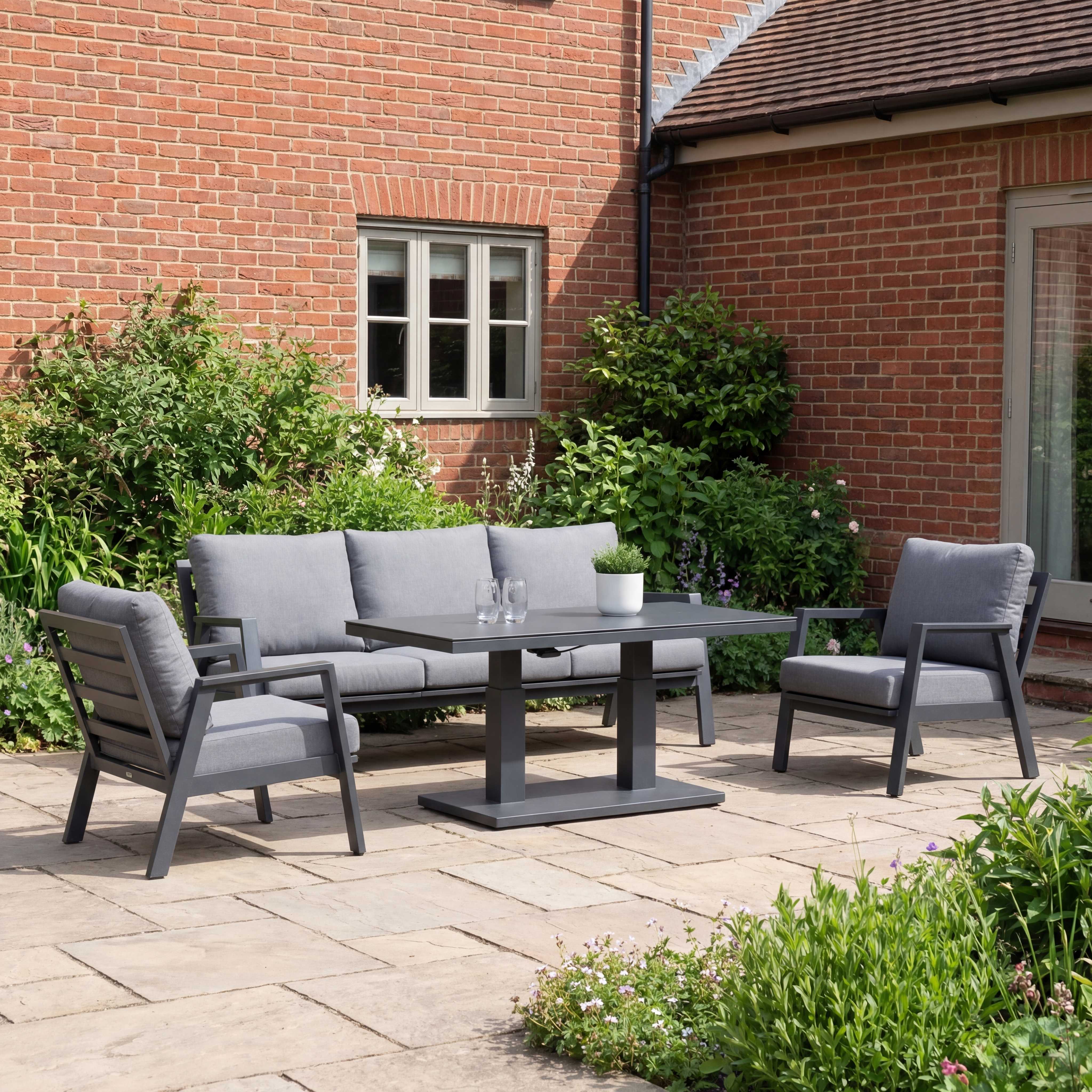 Nova Eleanor side table outdoor