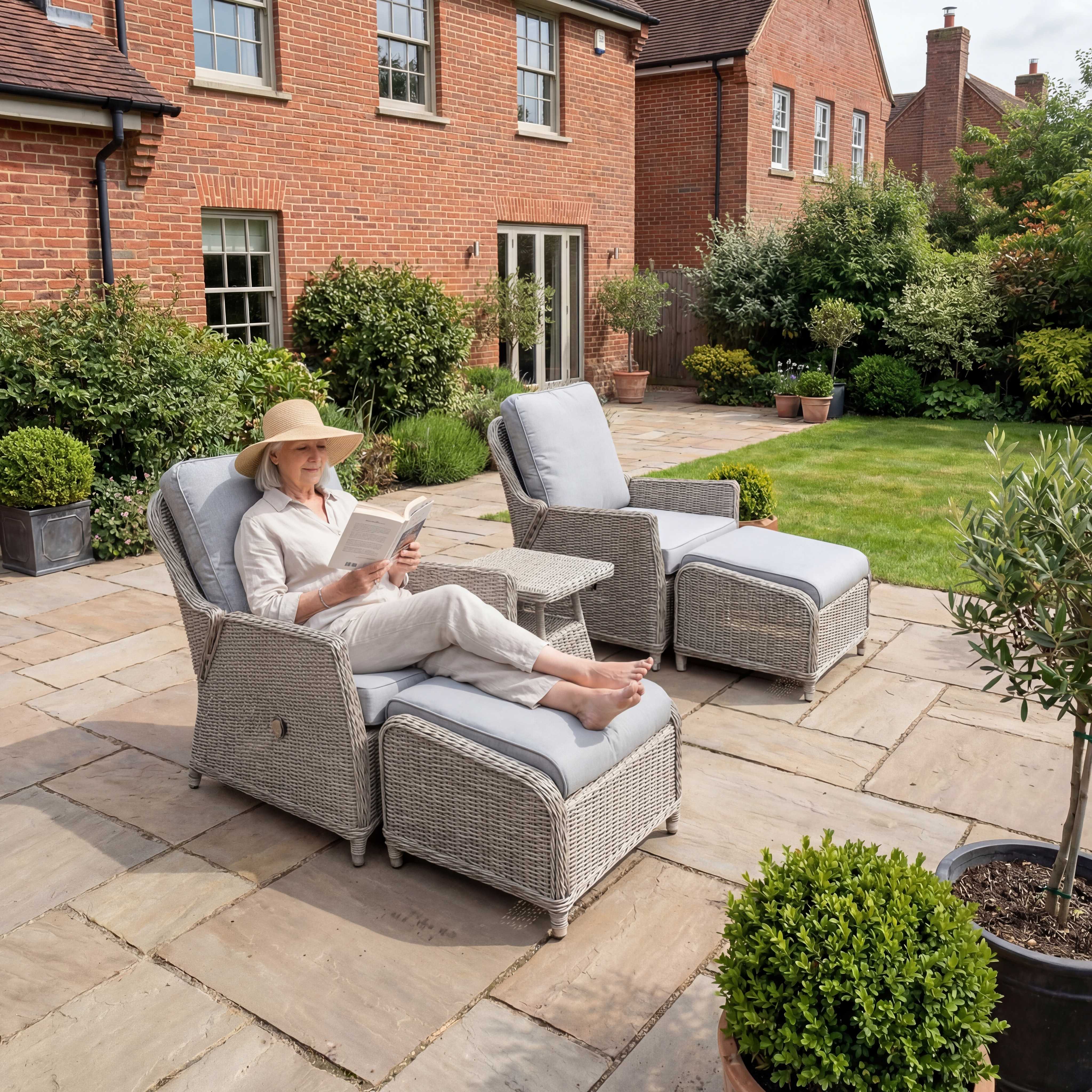 Nova Ivy 5-Piece Reclining Lounging Set with Square Side Table