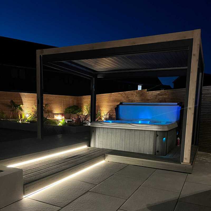 Nova titan aluminium pull down screen 4m hot tub night