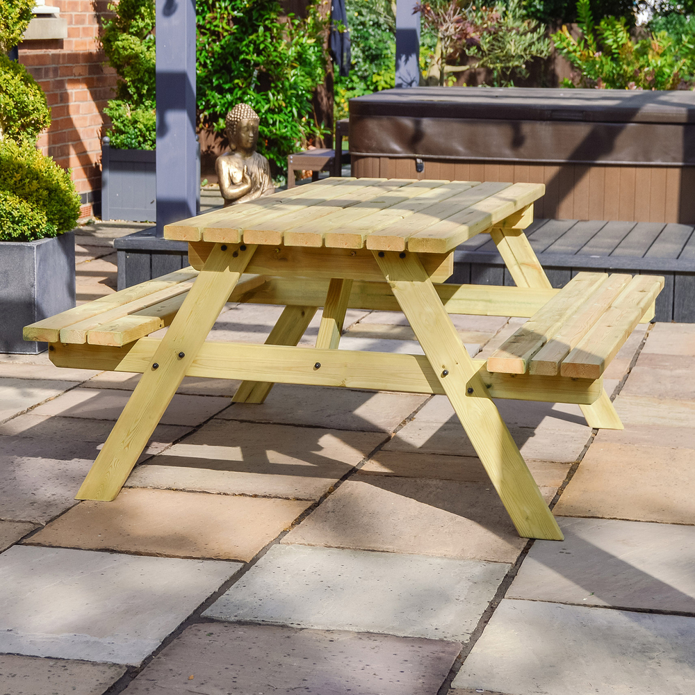 Oakham Picnic Bench