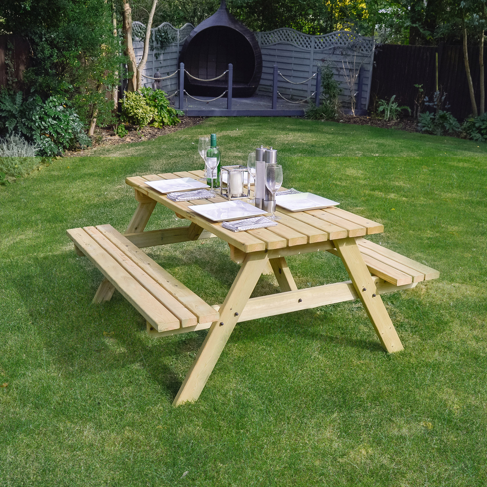 Oakham Picnic Bench