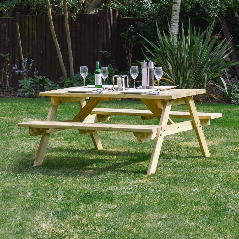 Oakham Picnic Bench