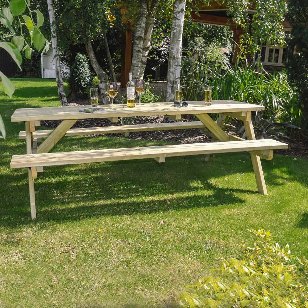 Oakham Picnic Bench
