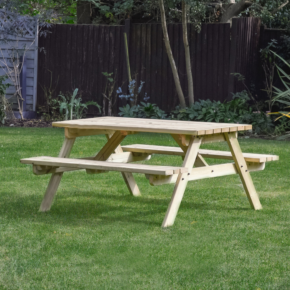 Oakham Picnic Bench