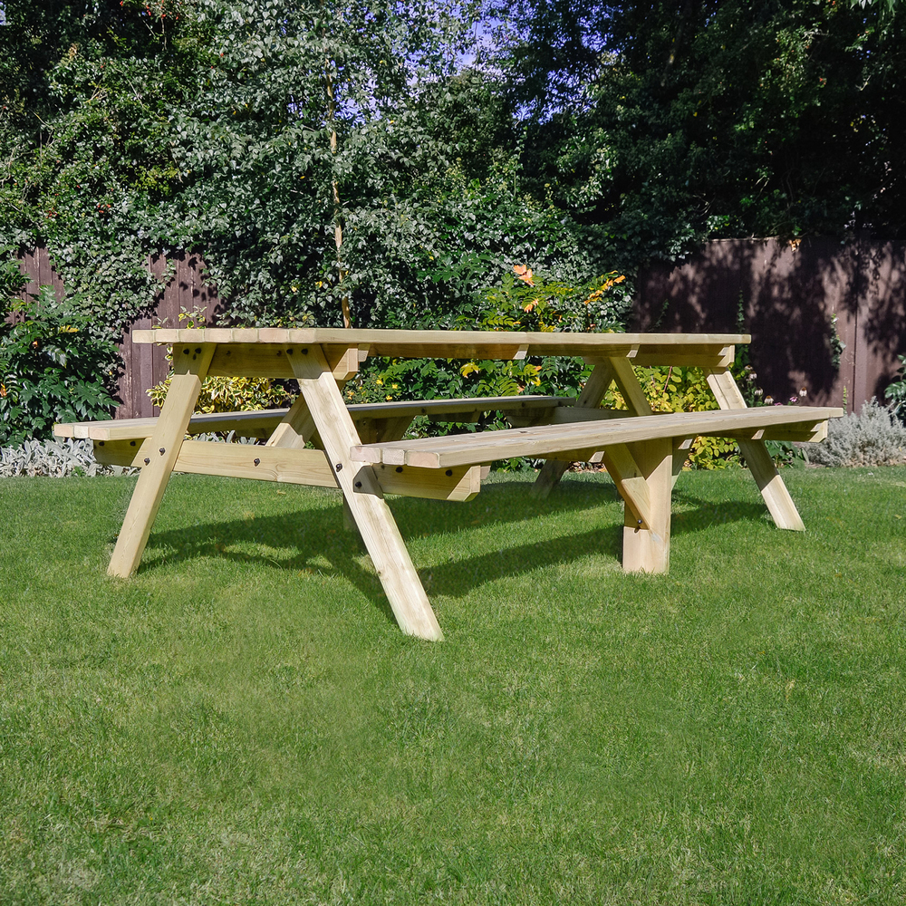 Oakham Picnic Bench