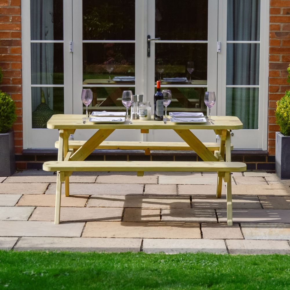 Oakham Picnic Bench