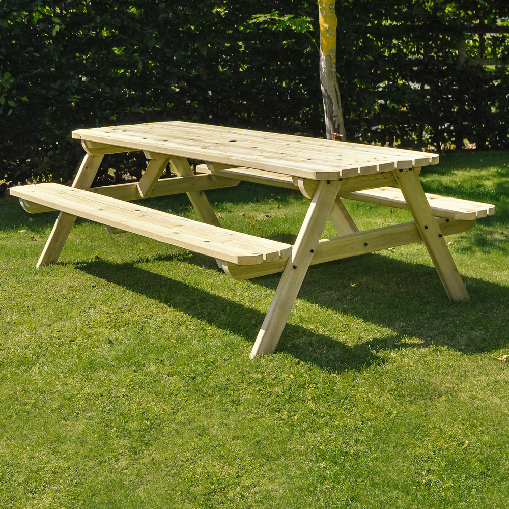 Oakham Picnic Bench
