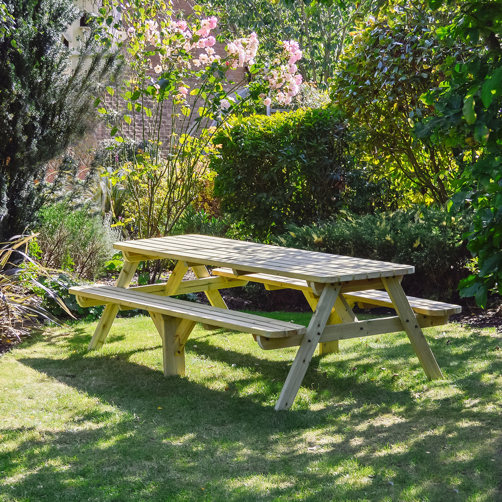 Oakham Picnic Bench