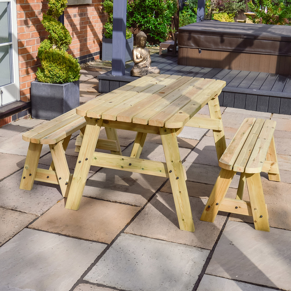 Oakham Picnic Bench