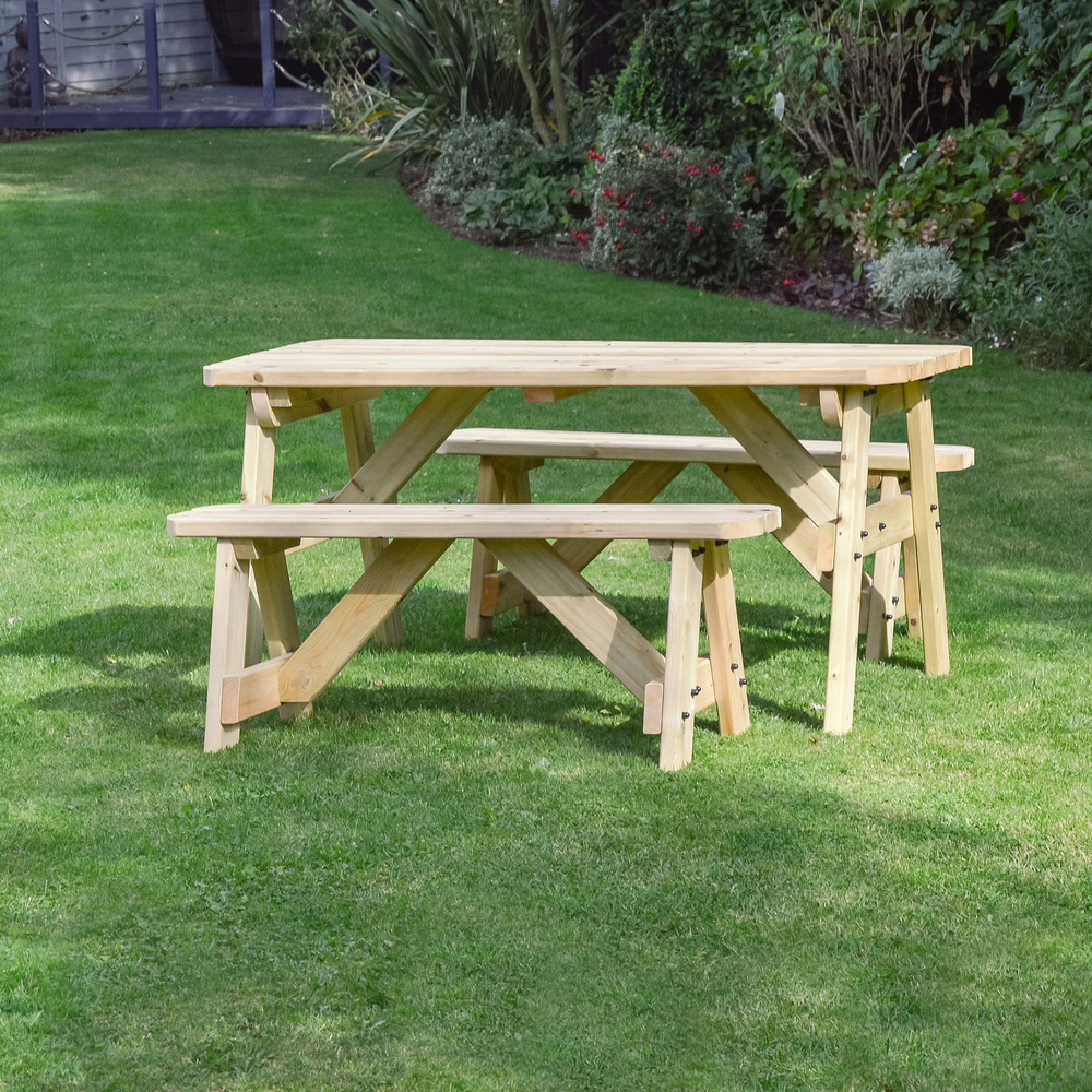 Oakham Picnic Bench