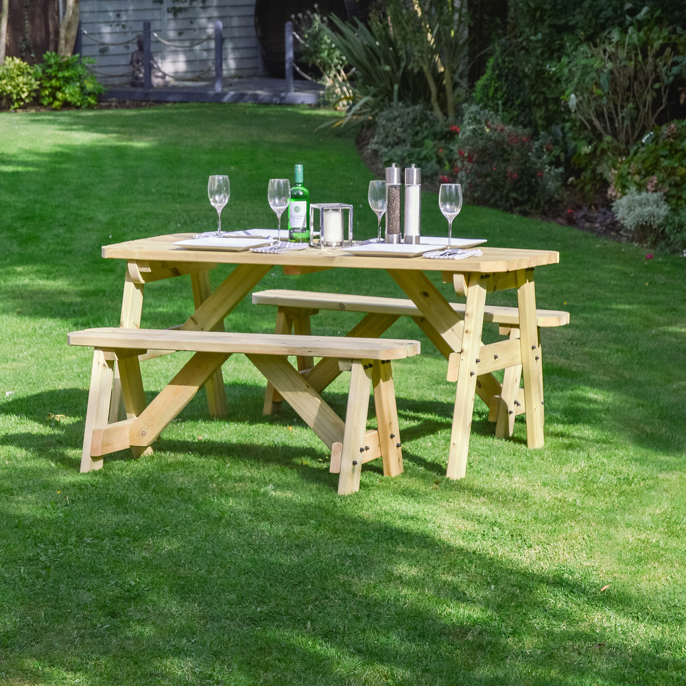 Oakham Picnic Bench