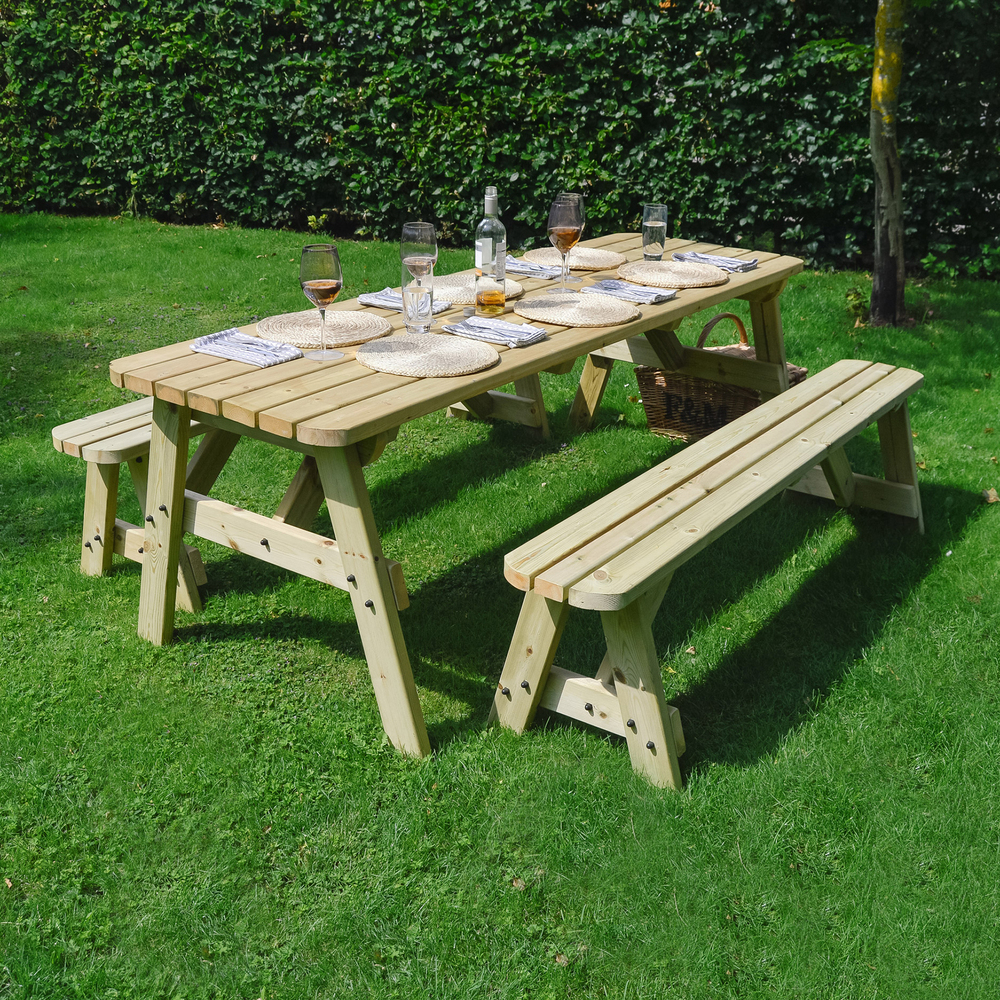 Oakham Picnic Bench