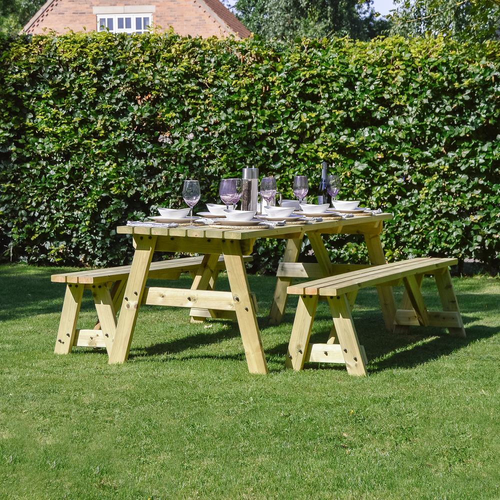 Oakham Picnic Bench