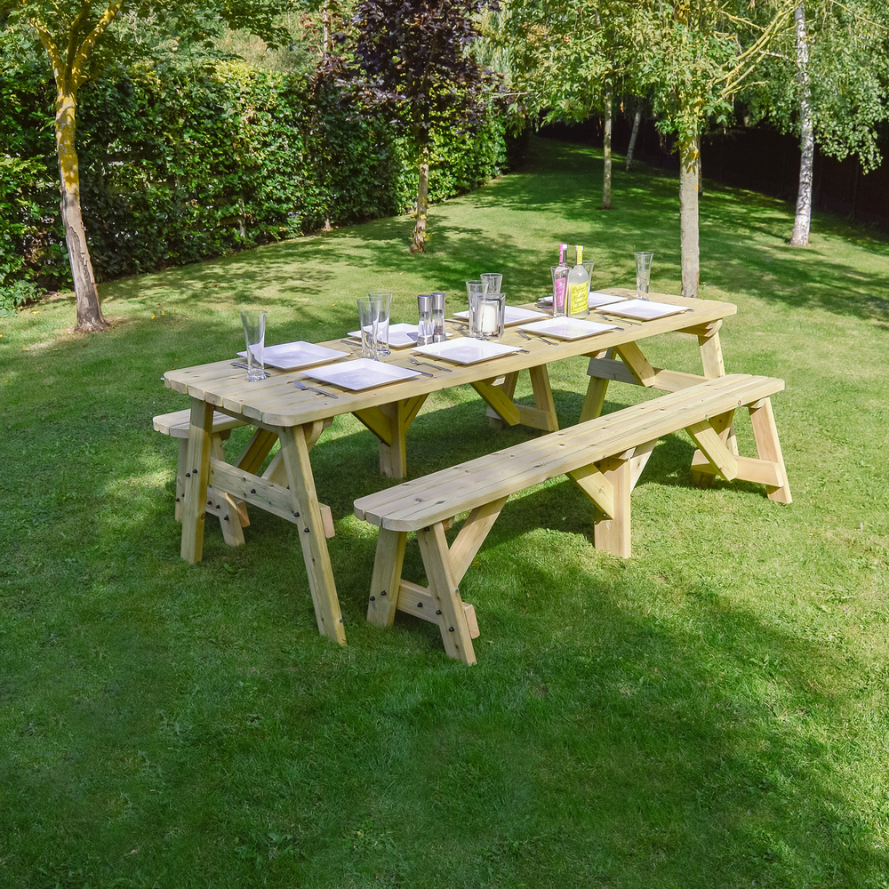 Oakham Picnic Bench