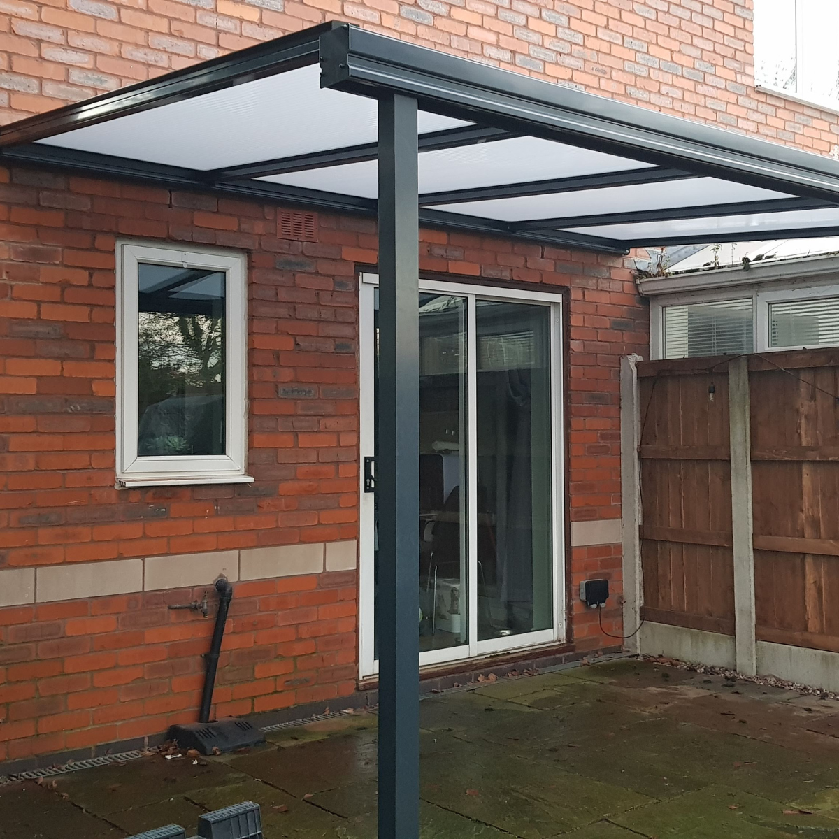 Simplicity 16 Freestanding System
