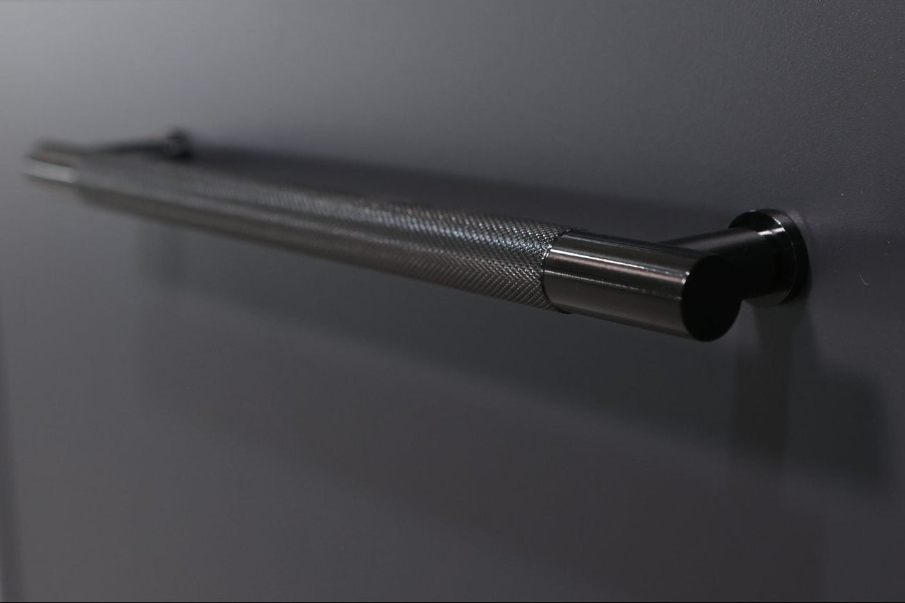 Stainless black handle detail