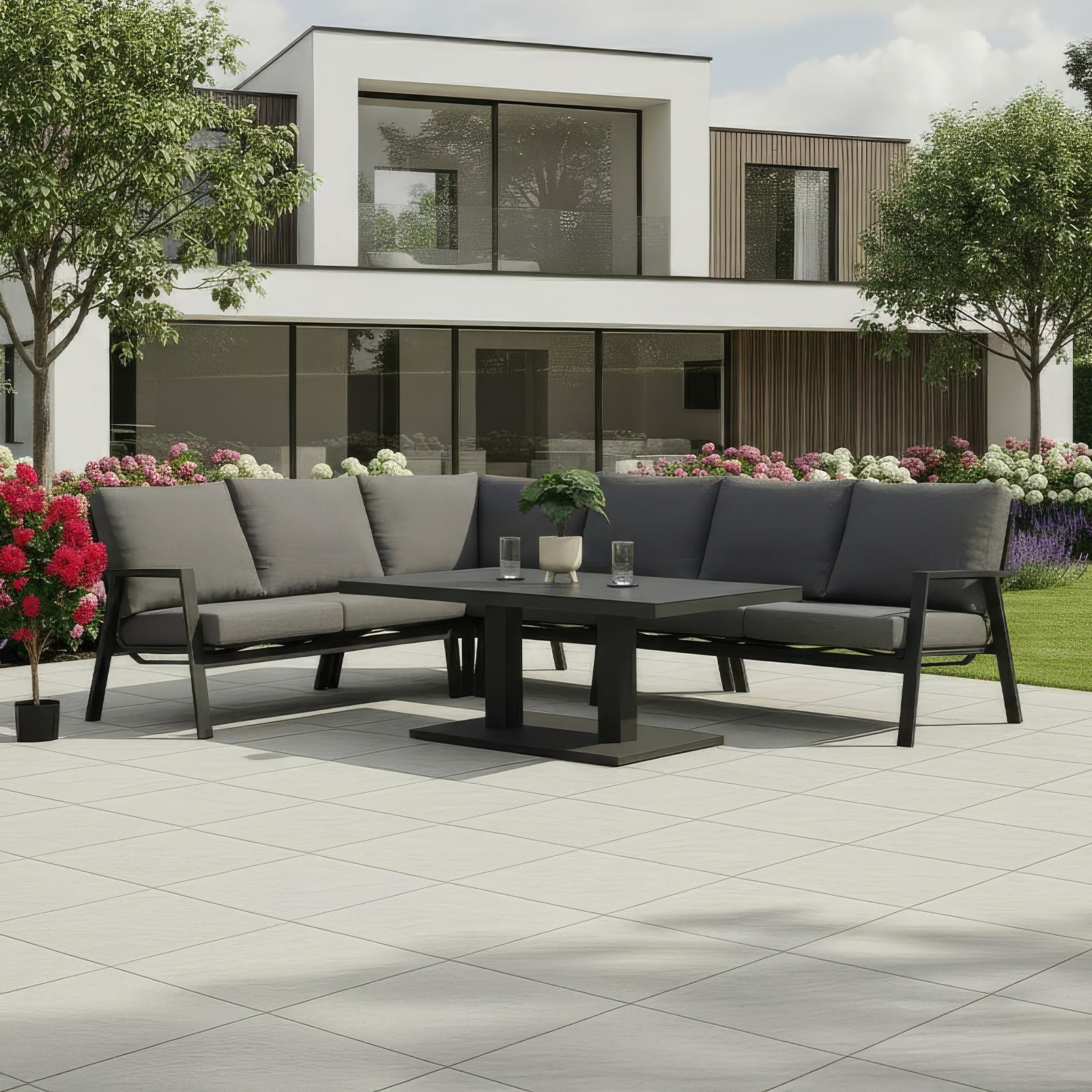Nova Eleanor side table outdoor