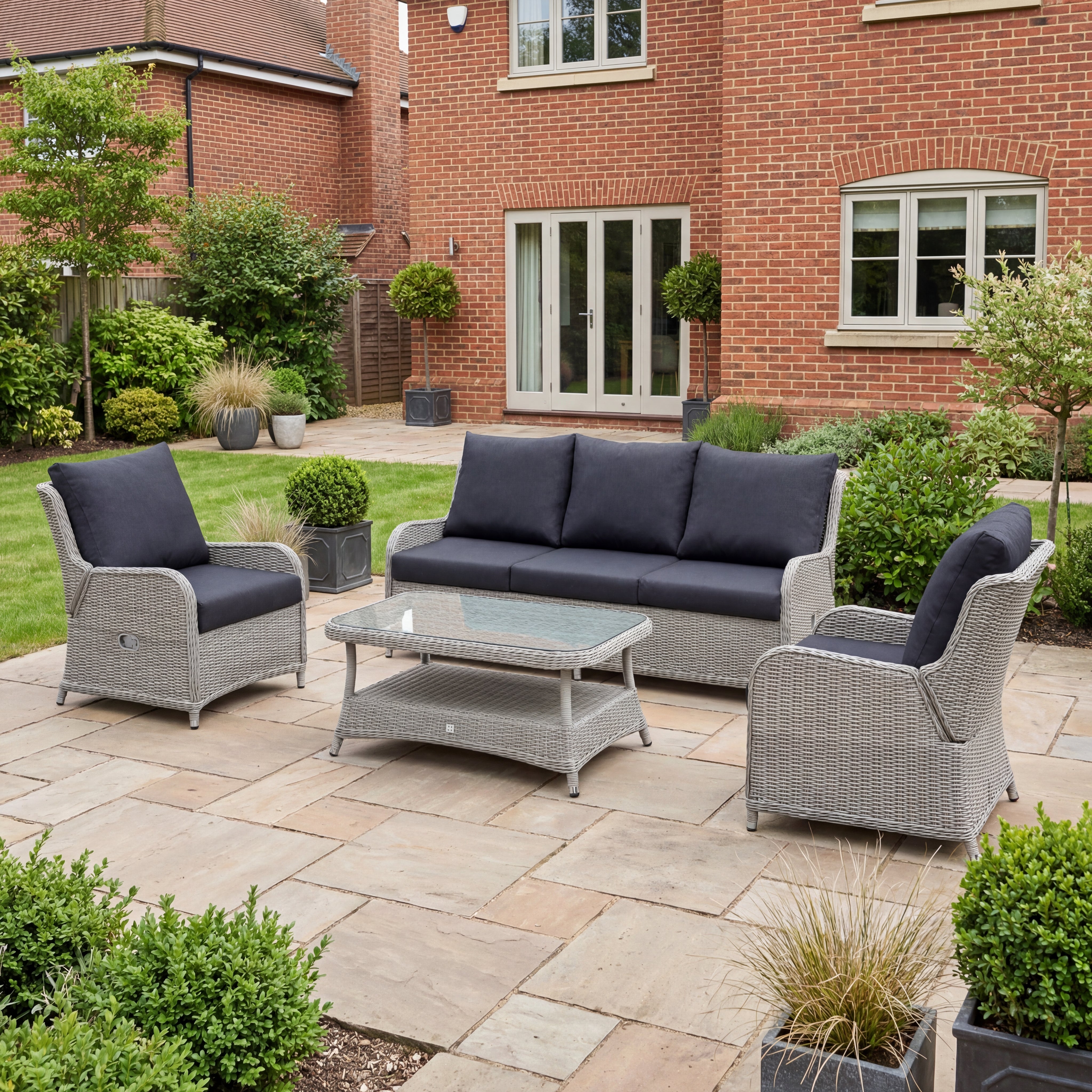 Nova Eleanor side table outdoor